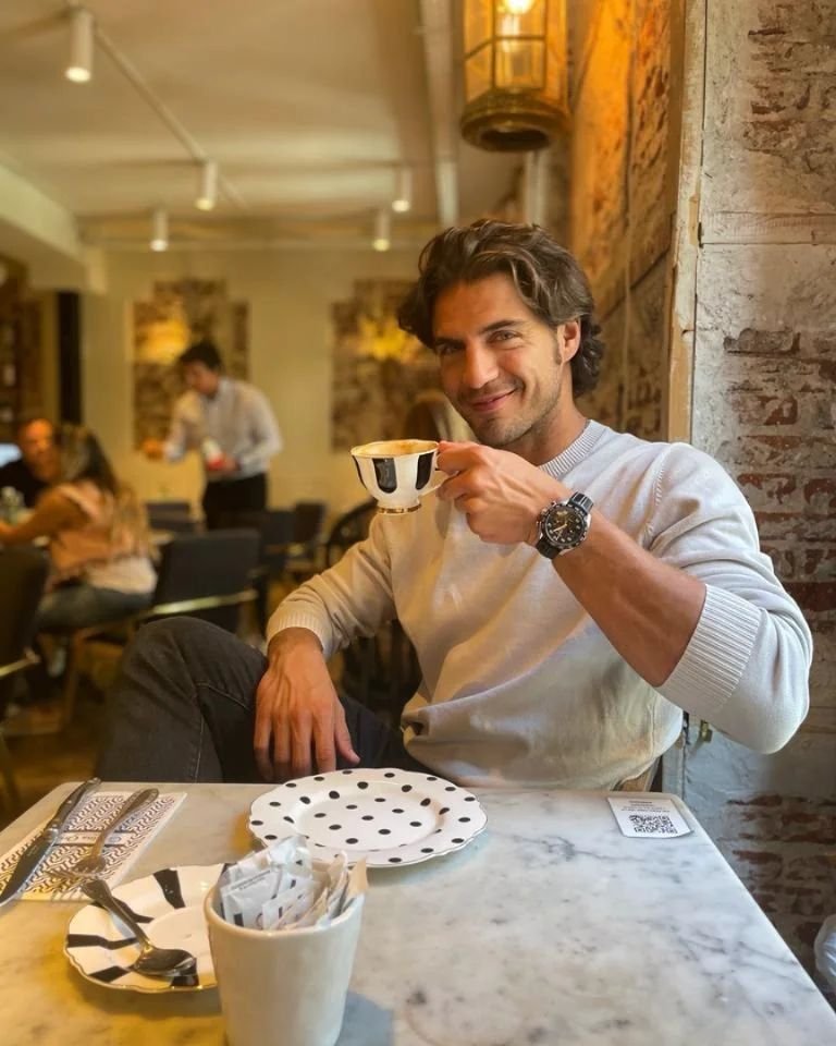 Man in focused, deliberate stillness — Dopamine Detox Challenge